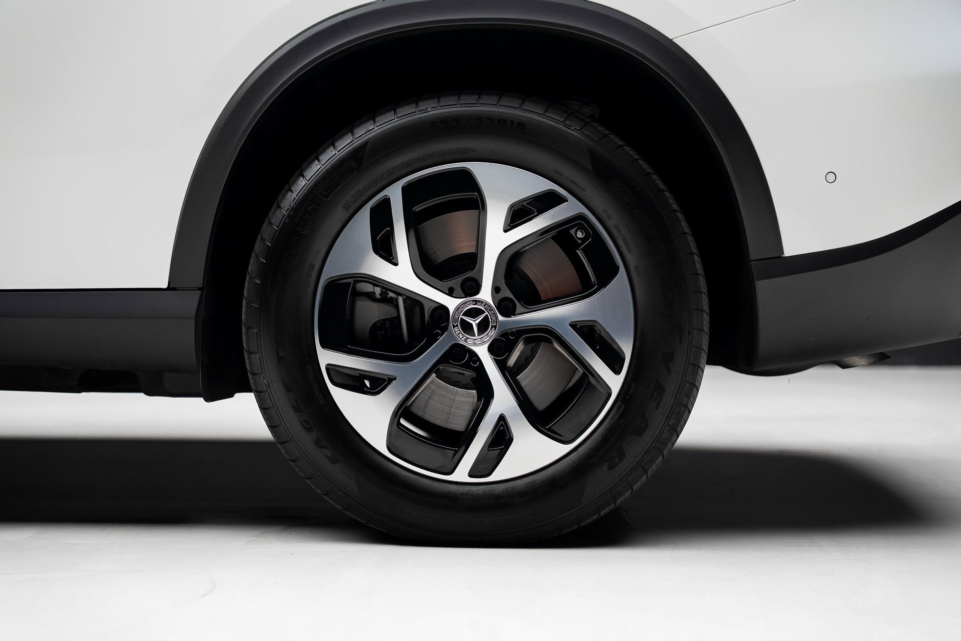 Used 2025 Mercedes-Benz GLC 350e 4MATIC image 21