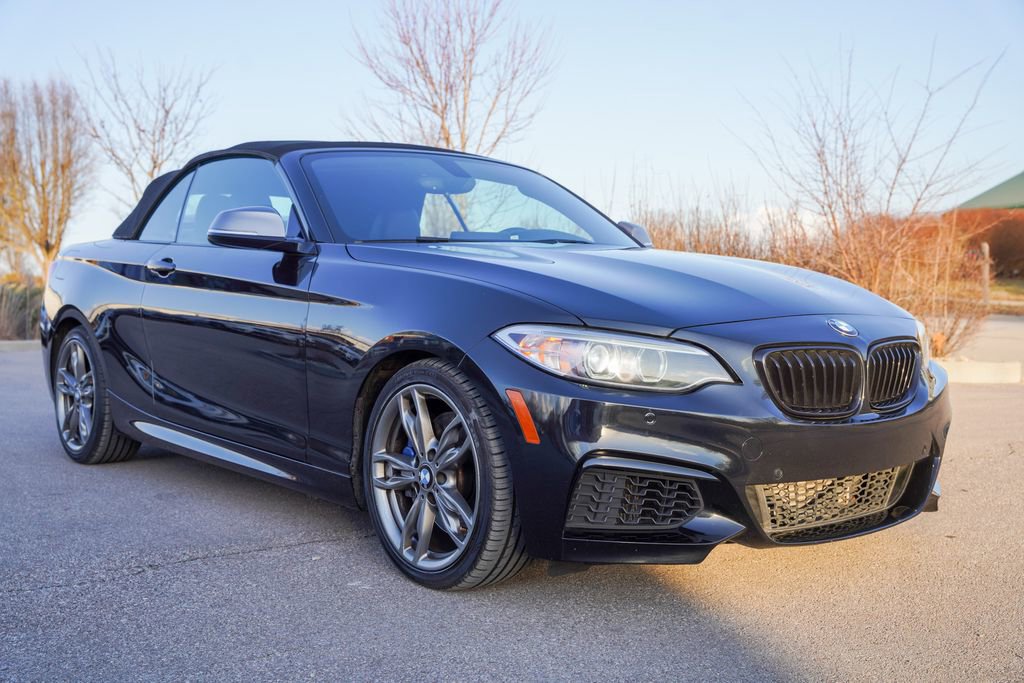 Used 2015 BMW M235i Convertible image 10