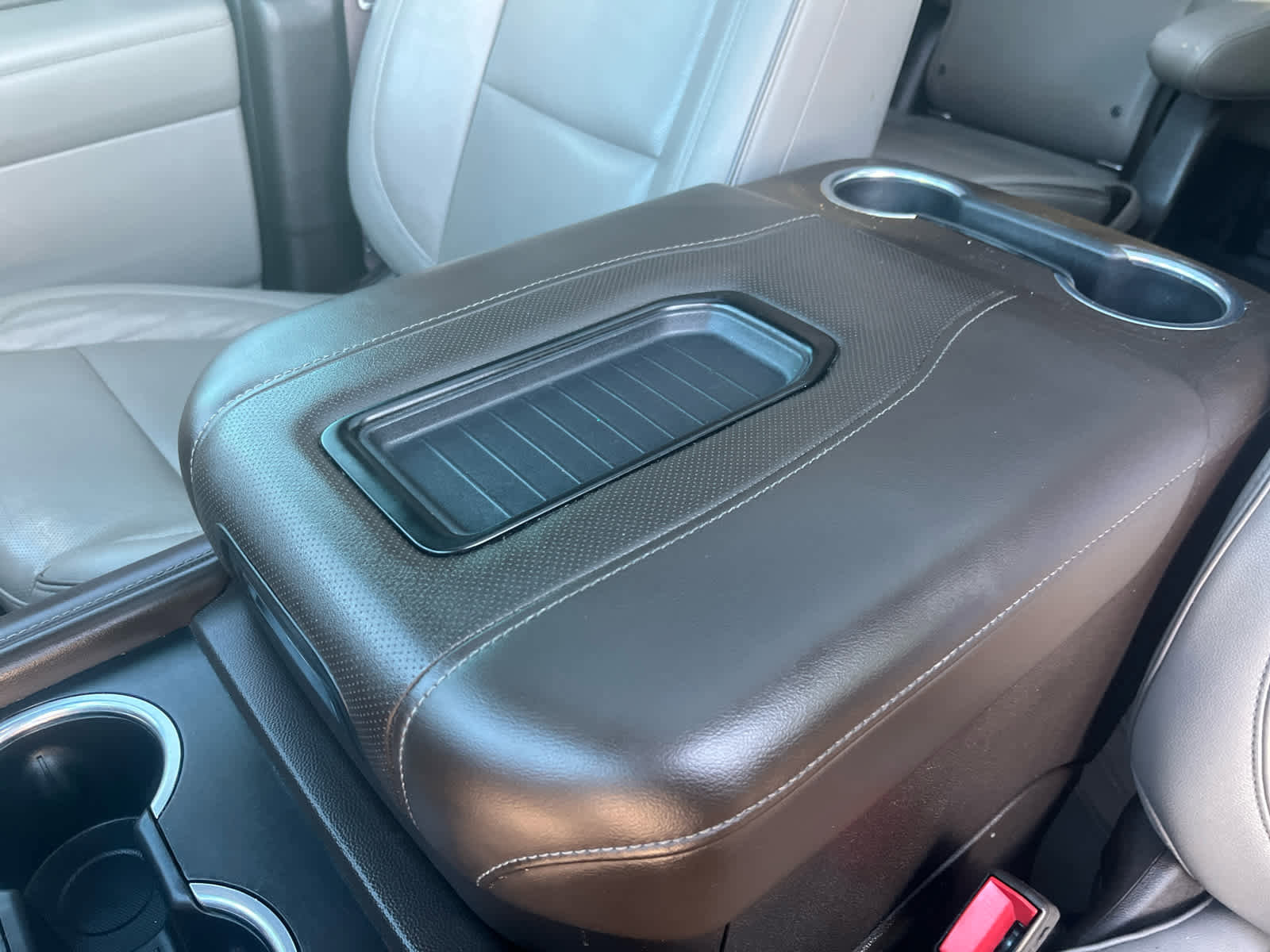 Used 2021 GMC Yukon XL SLT w/ SLT Premium Package image 23