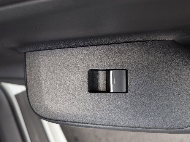 New 2026 Toyota Prius Plug-In Hybrid FWD image 27