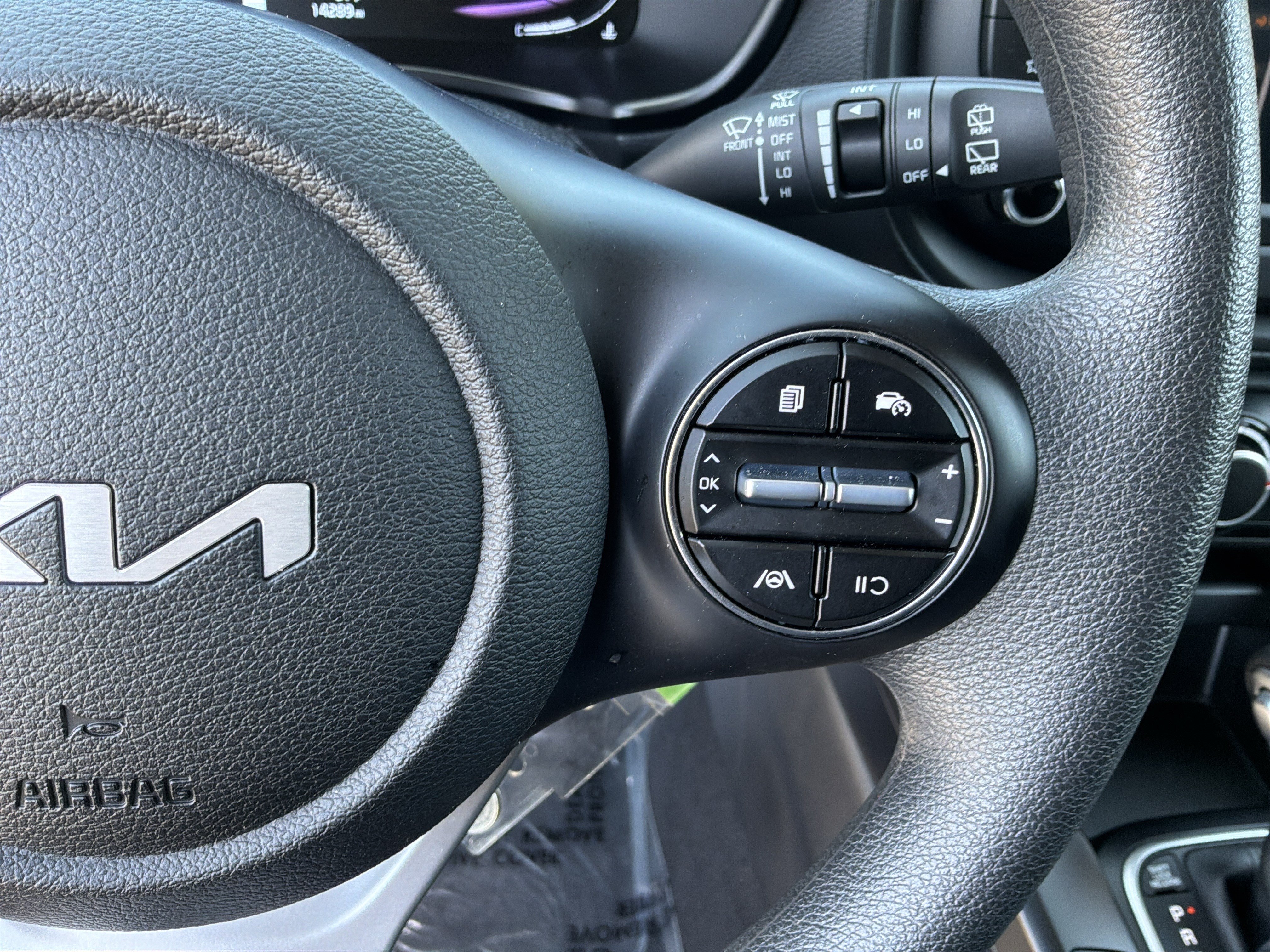 Used 2025 Kia Soul LX w/ LX Technology Package FWD image 20