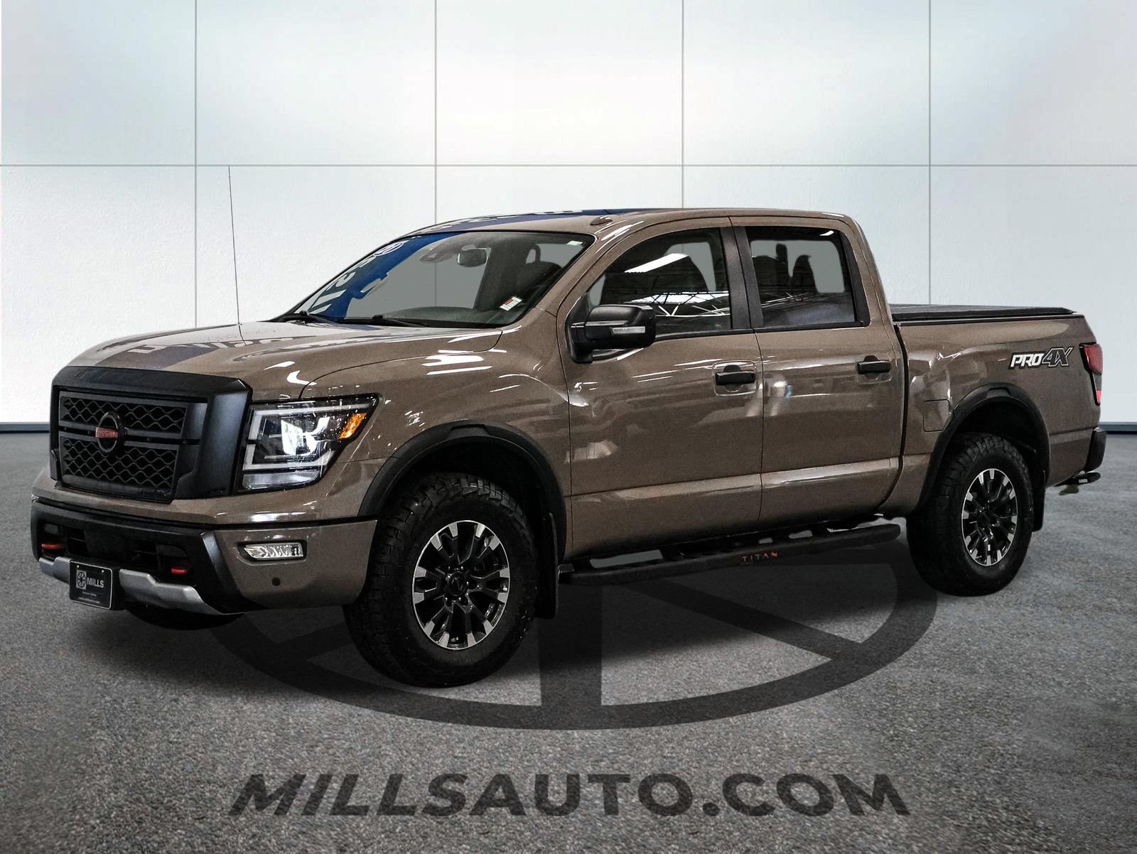 Used 2021 Nissan Titan PRO-4X w/ Pro-4x Convenience Package AWD/4WD image 2