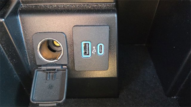 Used 2022 Ford Explorer XLT w/ Equipment Group 202A image 22