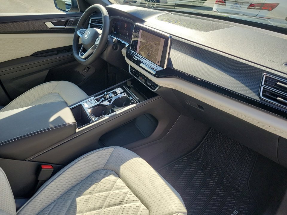 New 2025 Volkswagen Atlas Cross Sport SEL Premium R-Line image 28