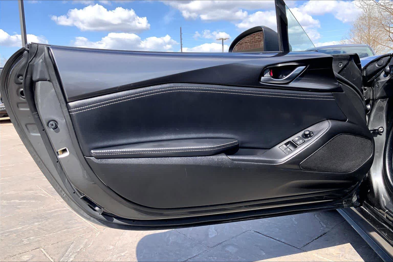 Used 2020 MAZDA MX-5 Miata RF Grand Touring image 18