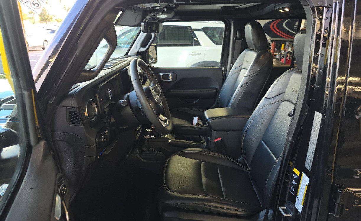 Used 2024 Jeep Wrangler Unlimited Sahara w/ Technology Group image 7