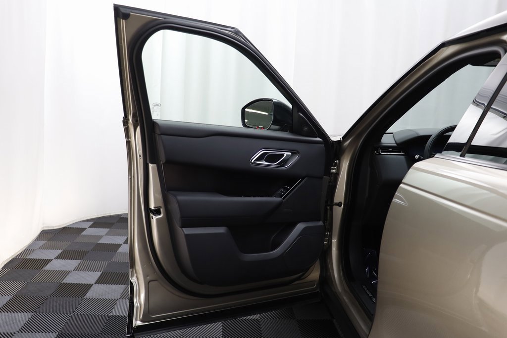 New 2026 Land Rover Range Rover Velar Dynamic SE image 5