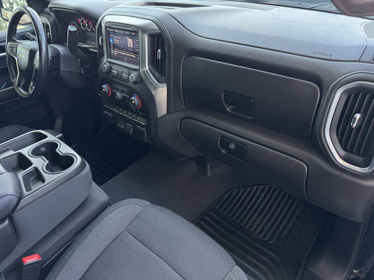 Used 2021 Chevrolet Silverado 1500 LT w/ Convenience Package II image 24