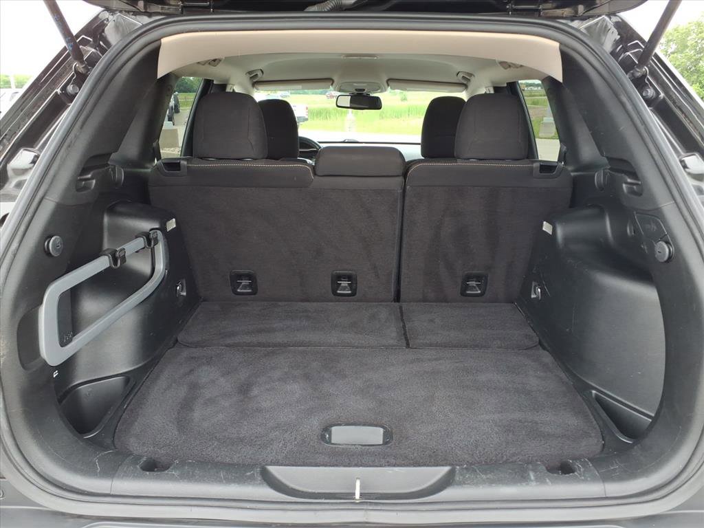 Used 2017 Jeep Cherokee Latitude FWD image 22
