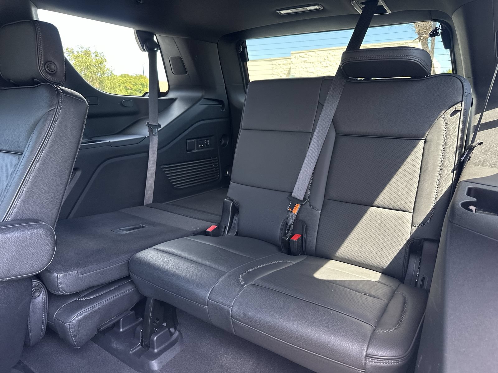 Used 2024 GMC Yukon Denali w/ Denali Reserve Package AWD/4WD image 32