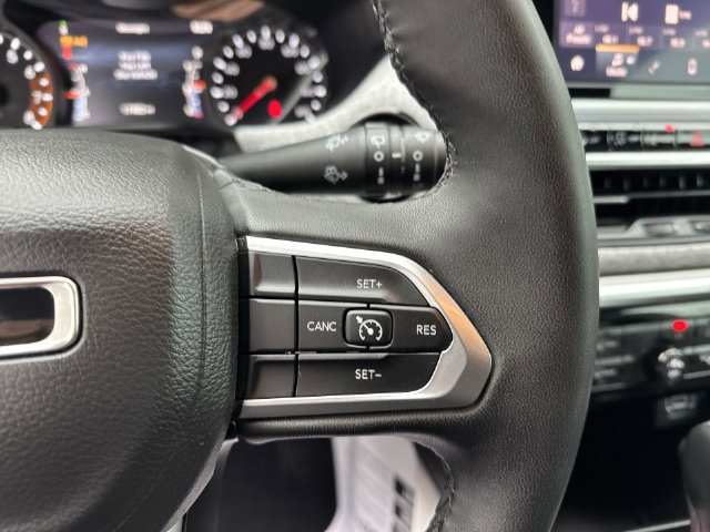 Used 2025 Jeep Compass Latitude AWD/4WD image 23
