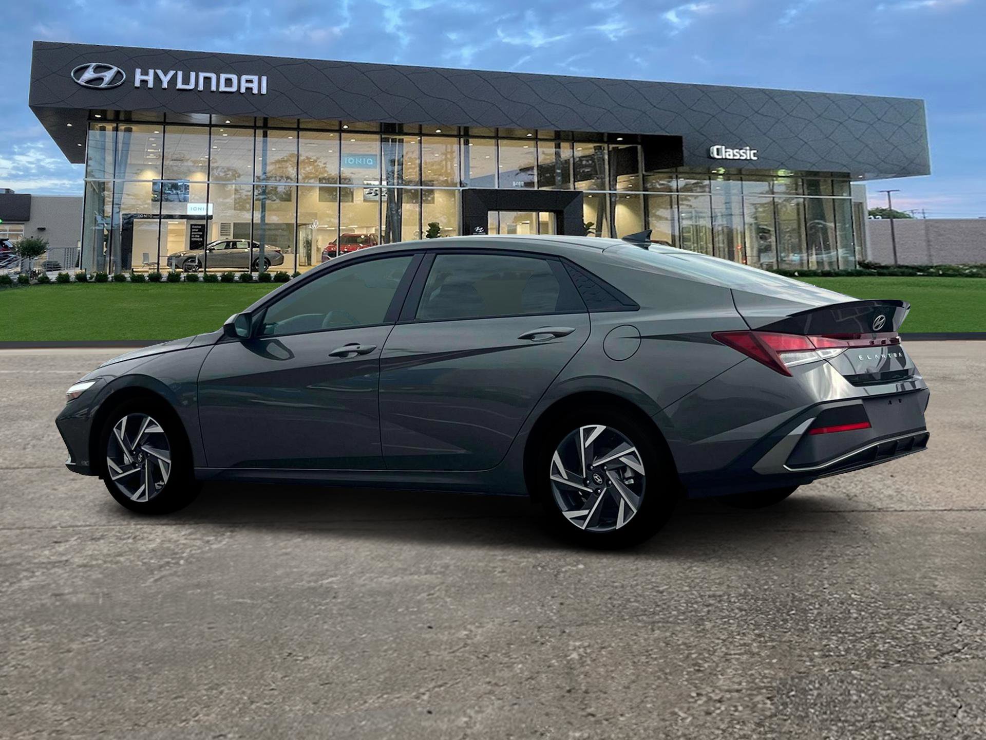 Certified 2025 Hyundai Elantra Sport image 4