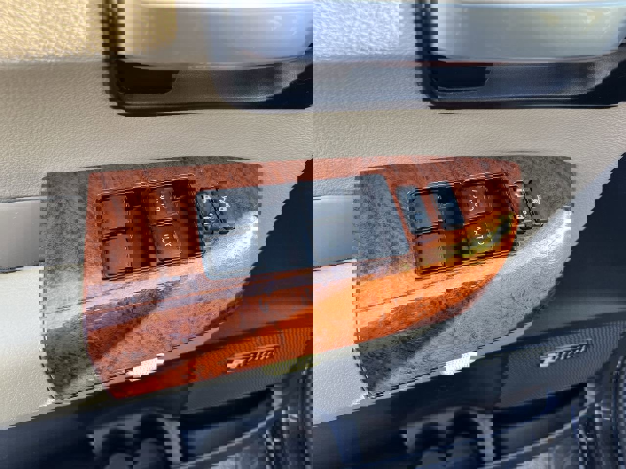 Used 2020 Toyota Sequoia Platinum image 15