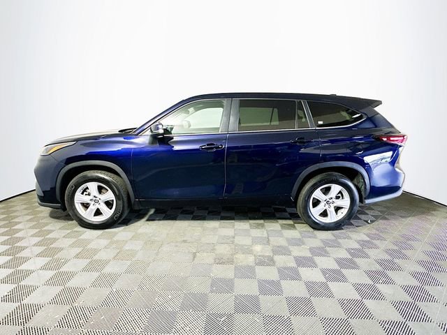 Certified 2025 Toyota Highlander LE image 5