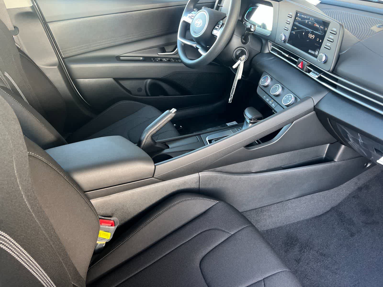 New 2026 Hyundai Elantra SE image 16