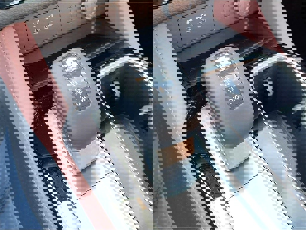 New 2026 Mitsubishi Outlander SEL image 18