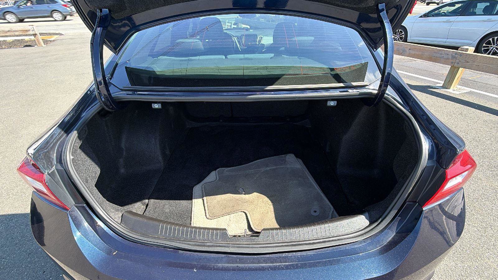 Used 2018 Chevrolet Malibu LS image 11