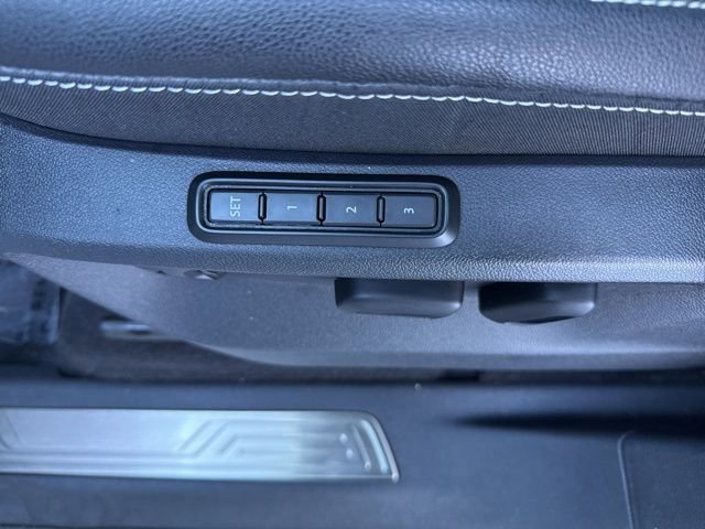 Used 2023 Volkswagen Atlas SEL R-Line image 22