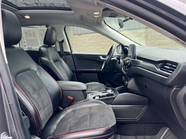Used 2021 Ford Escape SEL w/ SEL Stealth AWD Package image 11