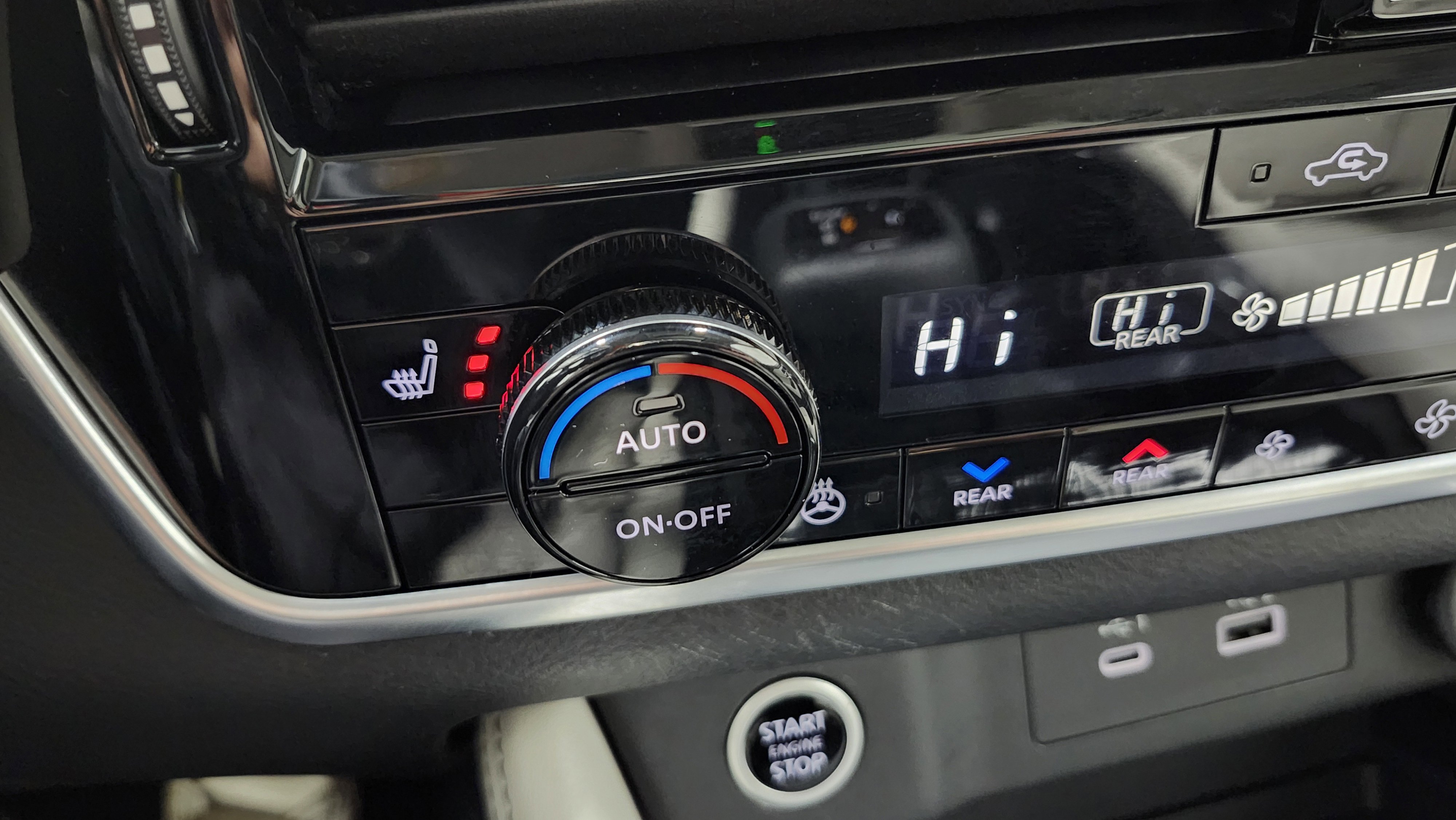 Used 2023 Nissan Rogue SL w/ SL Premium Package image 9