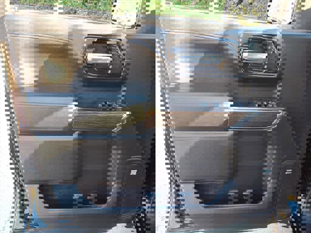 Used 2020 Chevrolet Silverado 1500 RST image 17