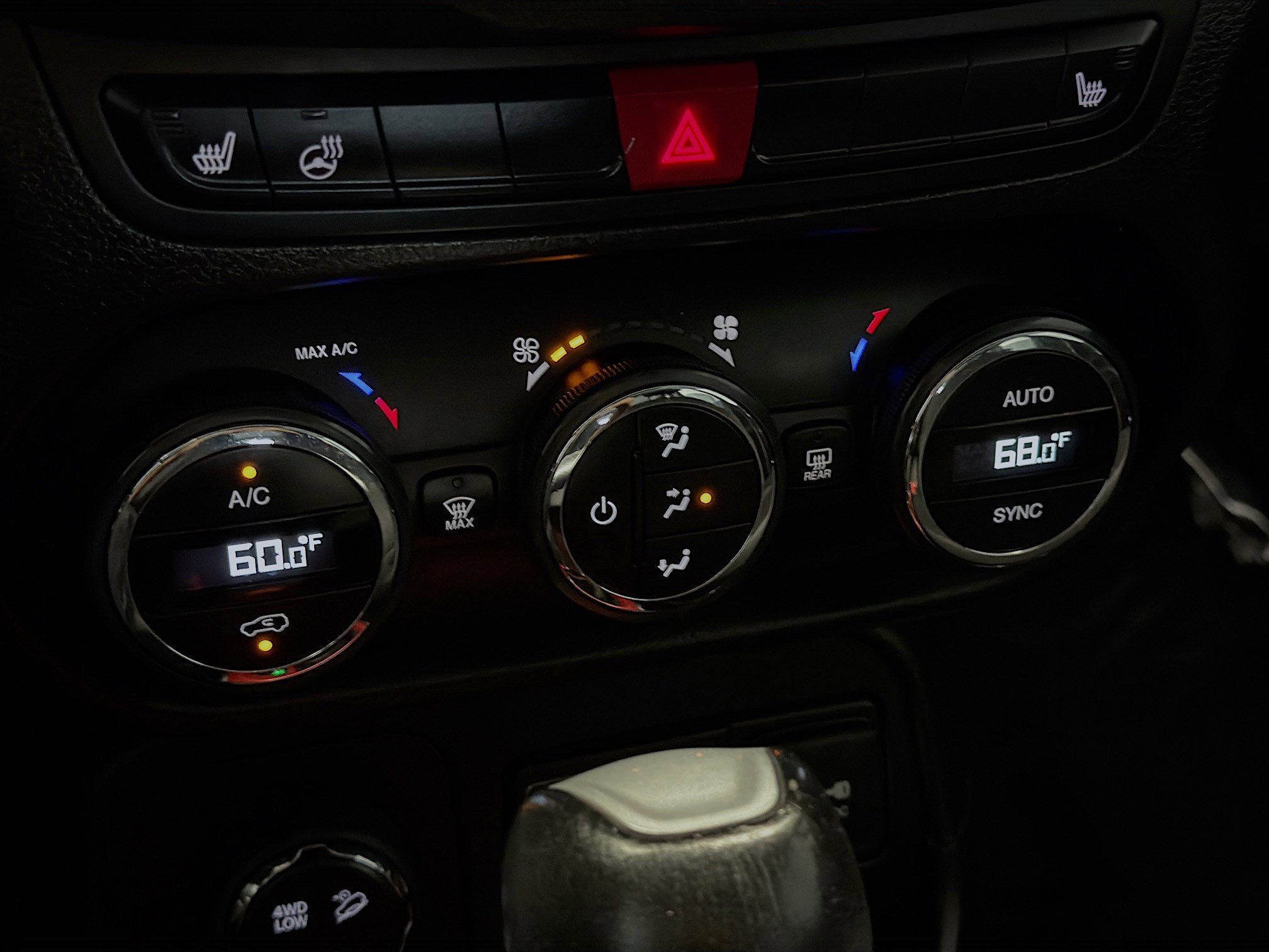 Used 2016 Jeep Renegade Trailhawk AWD/4WD image 9