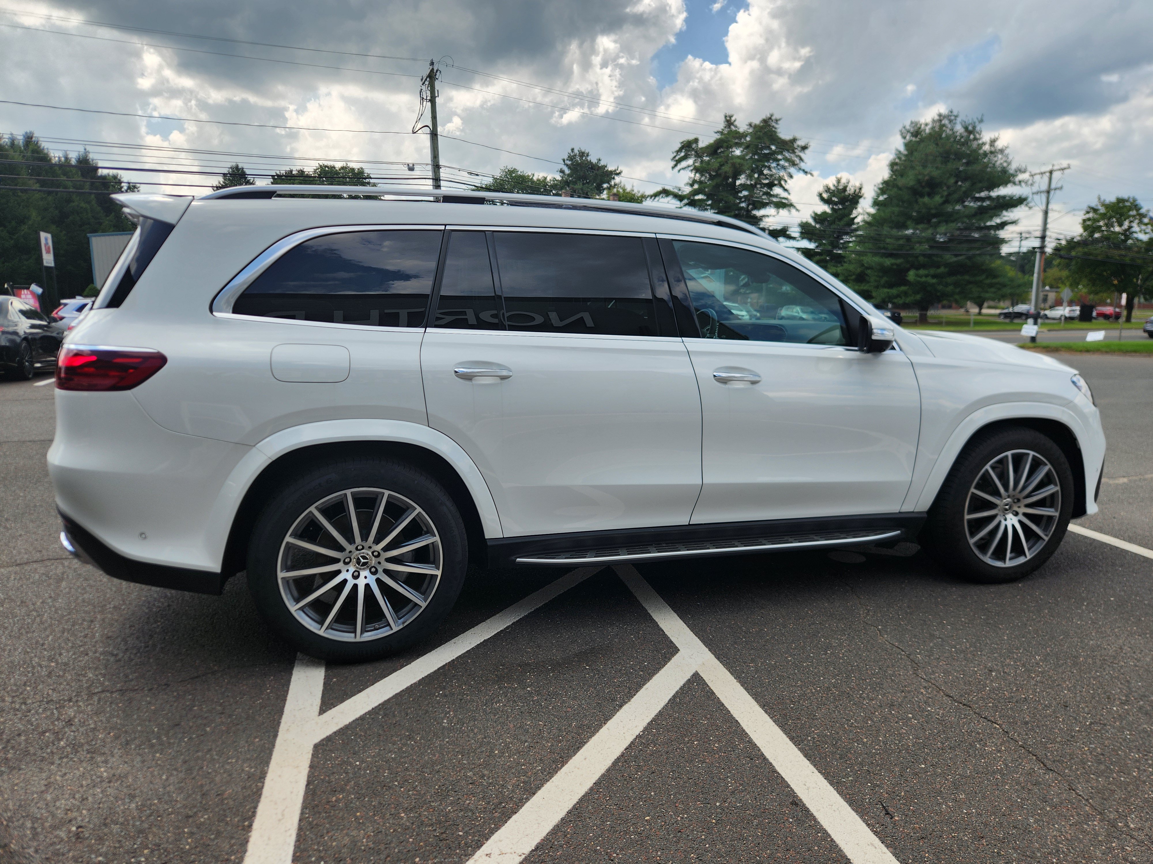 Used 2024 Mercedes-Benz GLS 450 4MATIC w/ AMG Line Exterior image 11