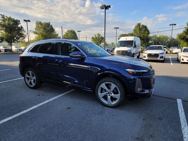 Used 2025 Audi Q5 Premium Plus w/ Premium Plus AWD/4WD image 5