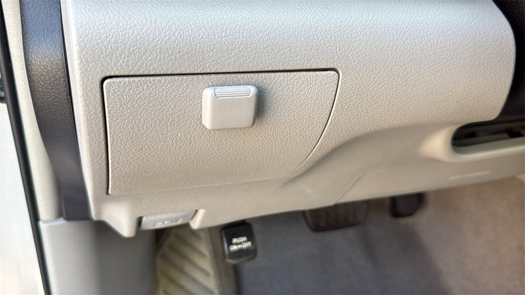 Used 2017 Toyota Camry LE image 27