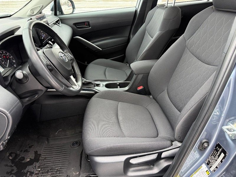 Used 2024 Toyota Corolla Cross LE image 16