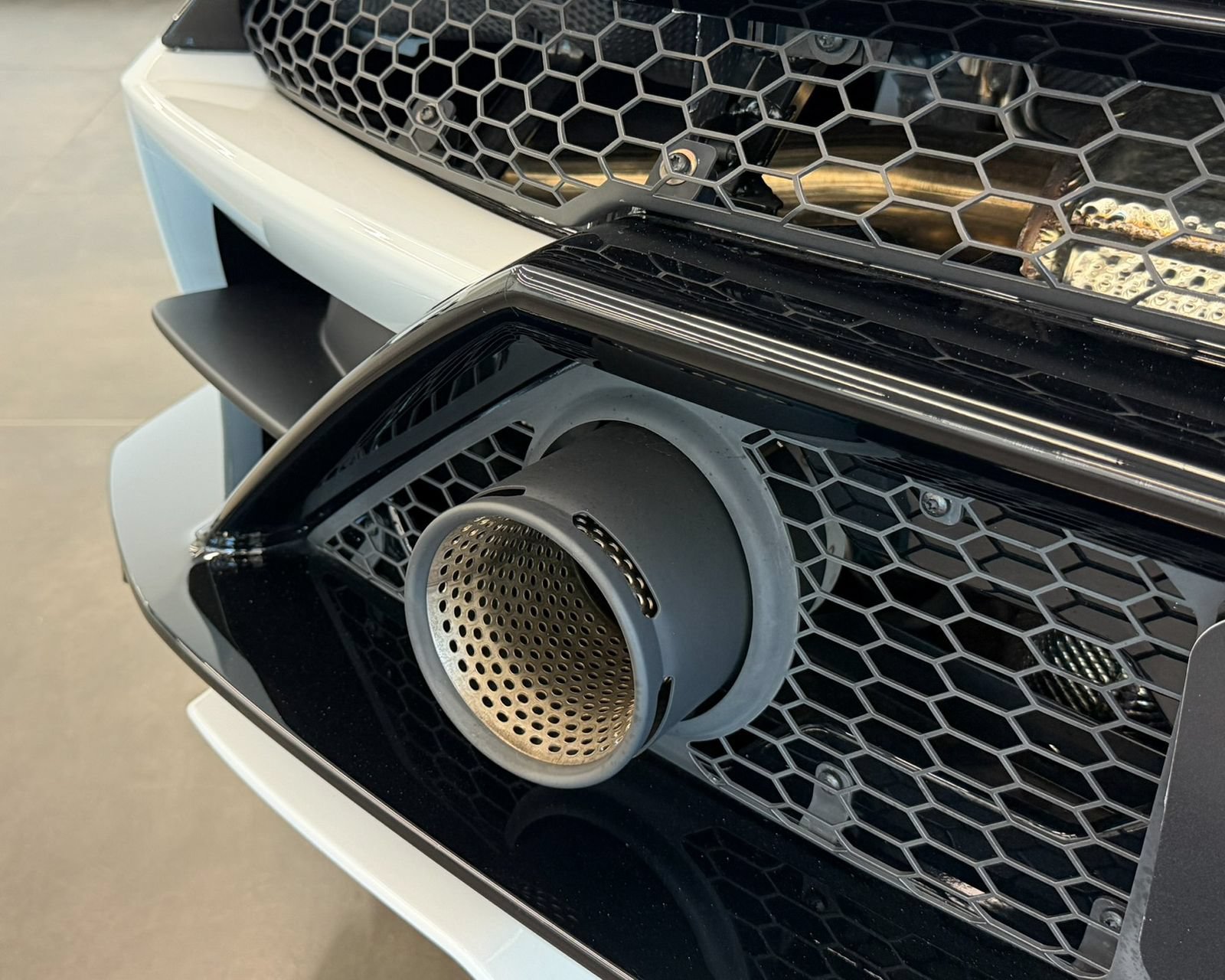 Used 2022 Lamborghini Huracan EVO RWD image 43