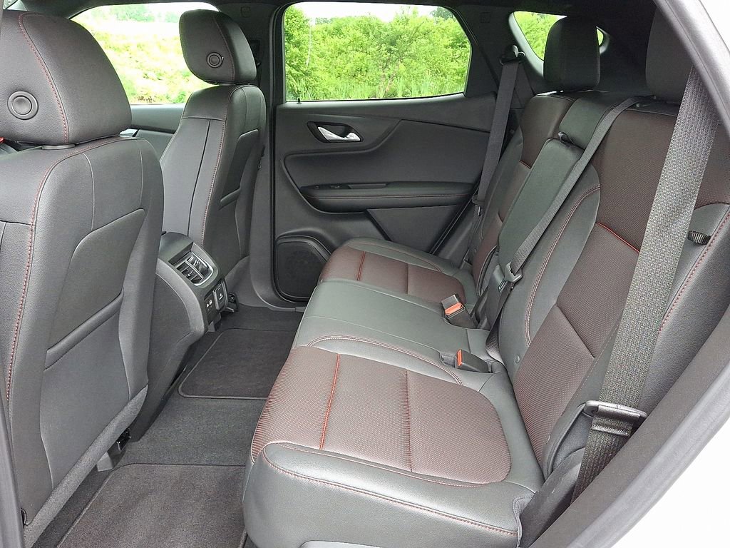 Used 2022 Chevrolet Blazer RS w/ Enhanced Convenience Package image 14