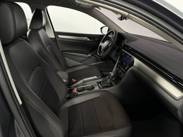 Used 2021 Volkswagen Passat 2.0T SE image 14