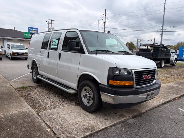 Used 2025 GMC Savana 2500 w/ Driver Convenience Package RWD image 3