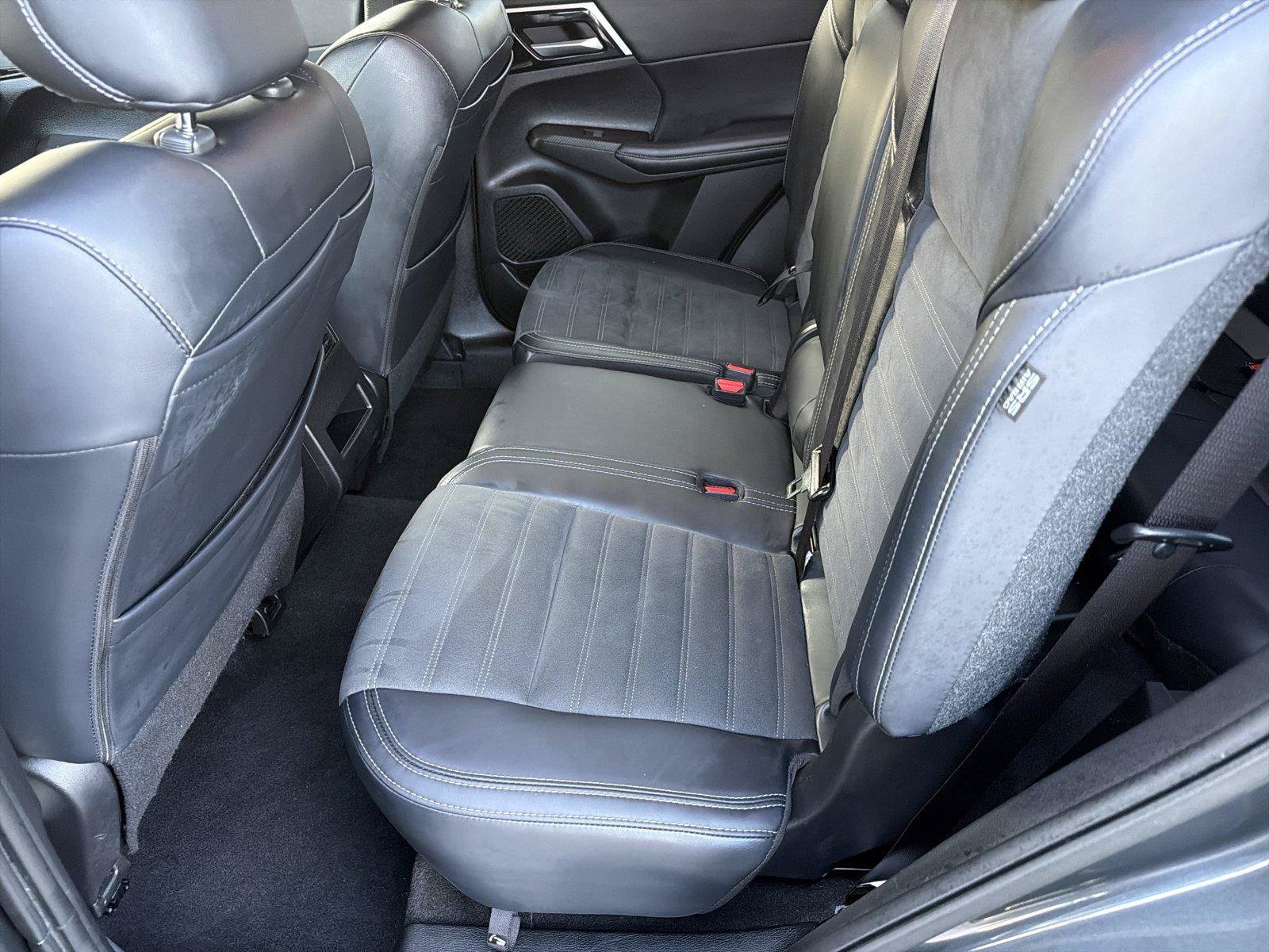 Used 2024 Mitsubishi Outlander SE AWD/4WD image 21