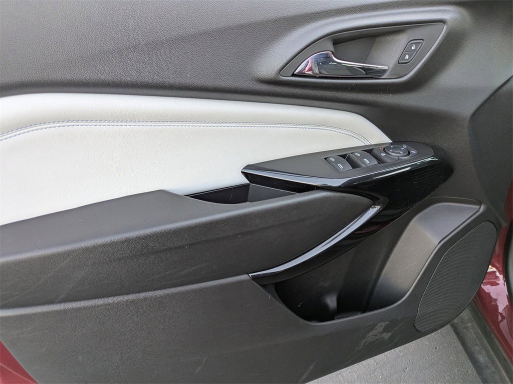 Used 2025 Chevrolet Trax LT w/ LT Convenience Package image 15