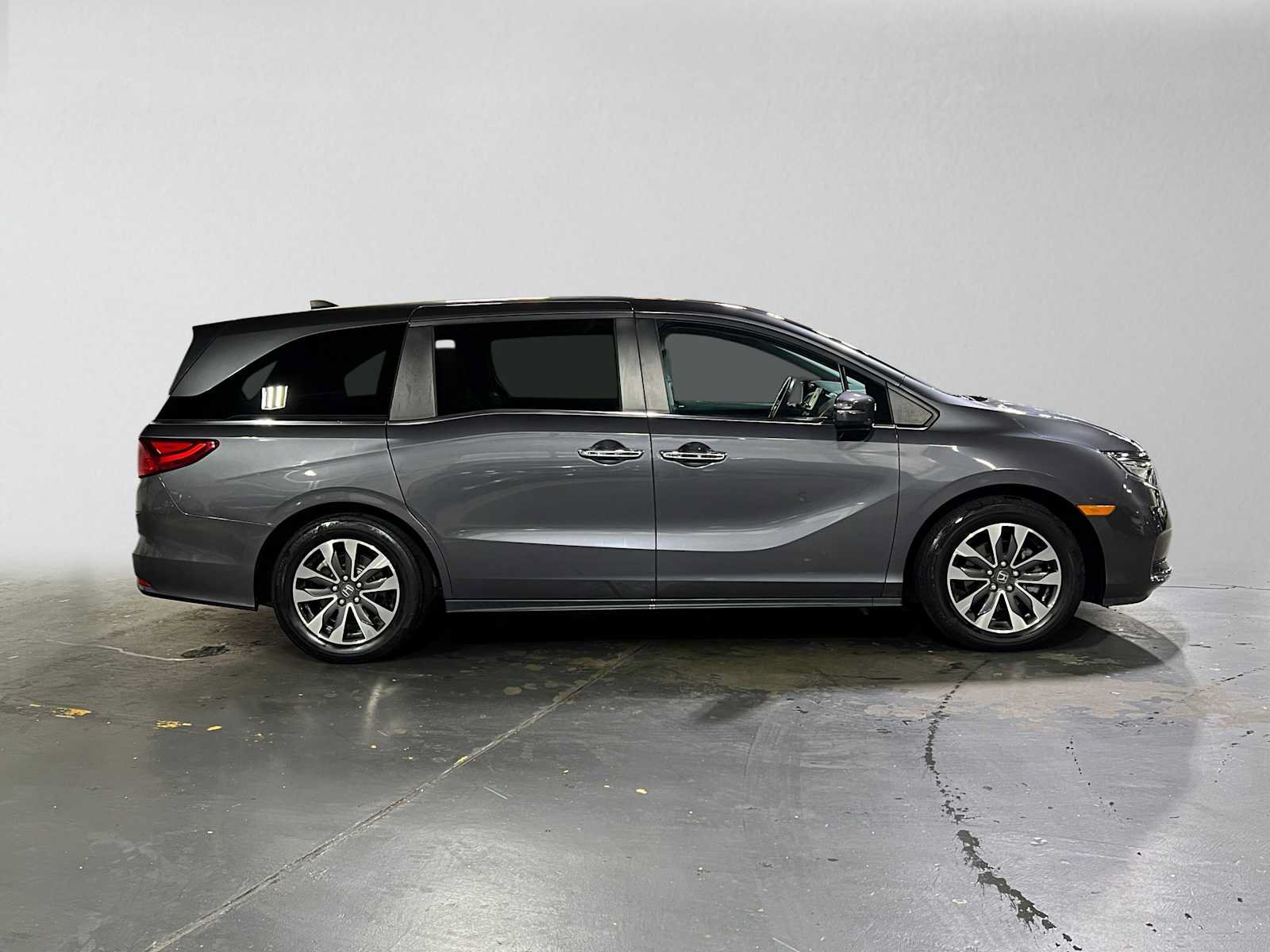 Used 2022 Honda Odyssey EX-L image 2