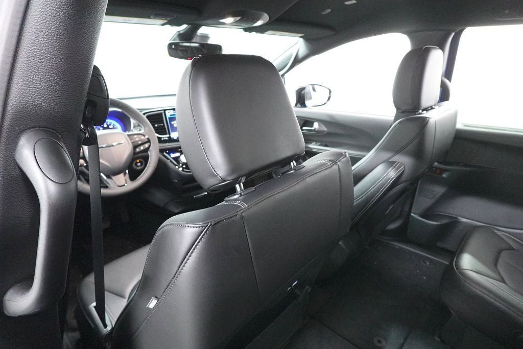 New 2026 Chrysler Pacifica Select w/ S Appearance Package image 24