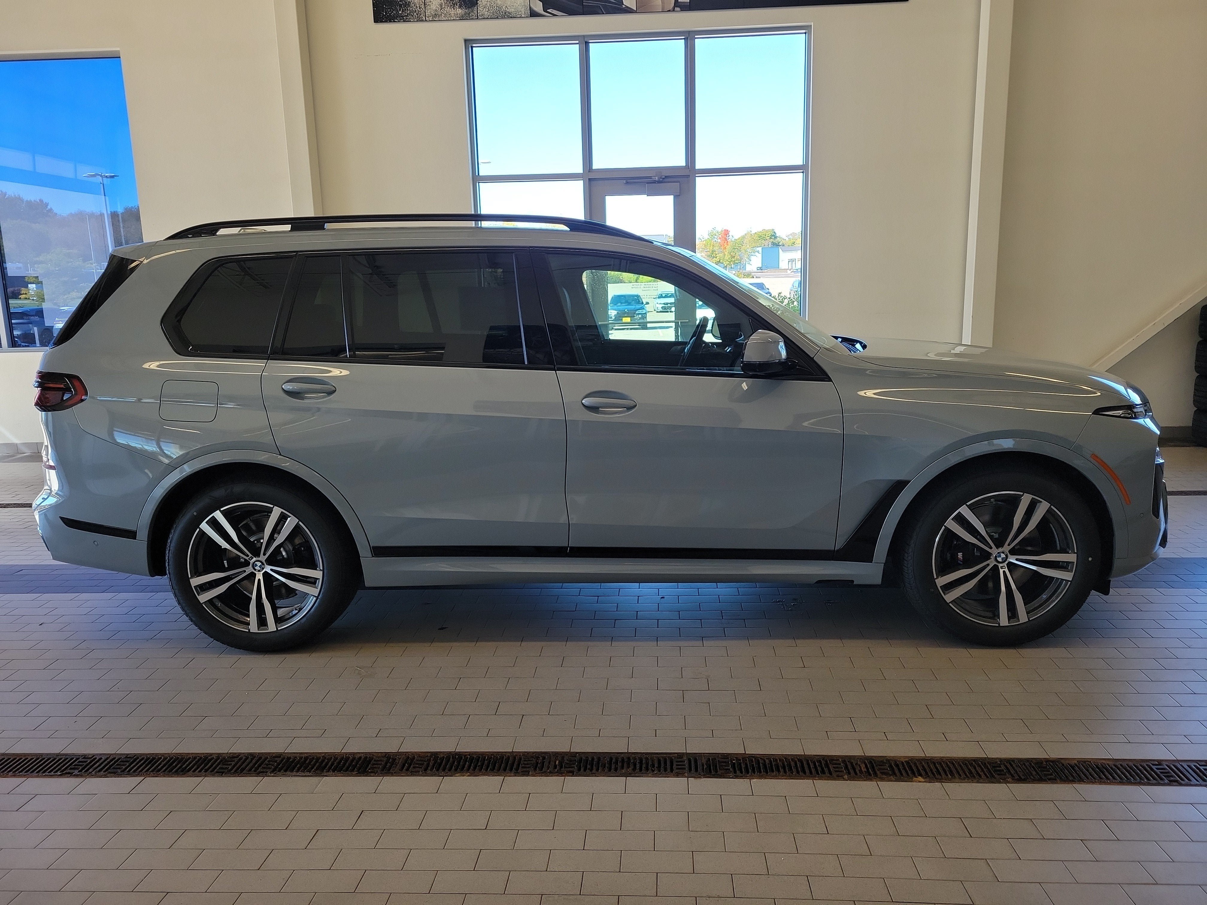New 2027 BMW X7 xDrive40i w/ M Sport Package AWD/4WD image 7