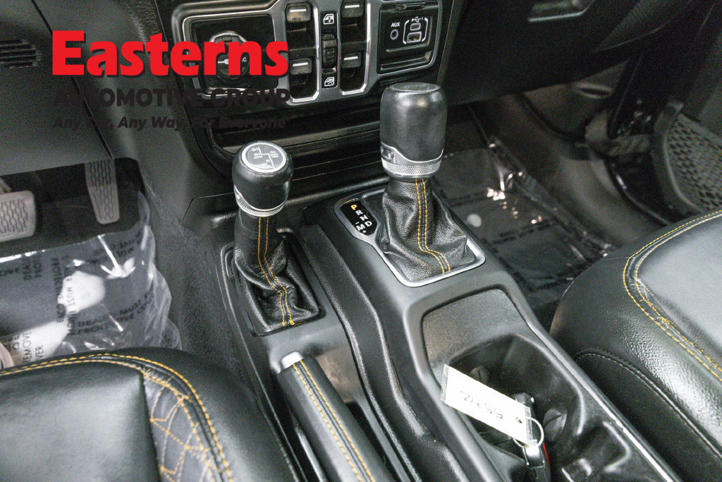 Used 2023 Jeep Wrangler Unlimited Sahara AWD/4WD image 15