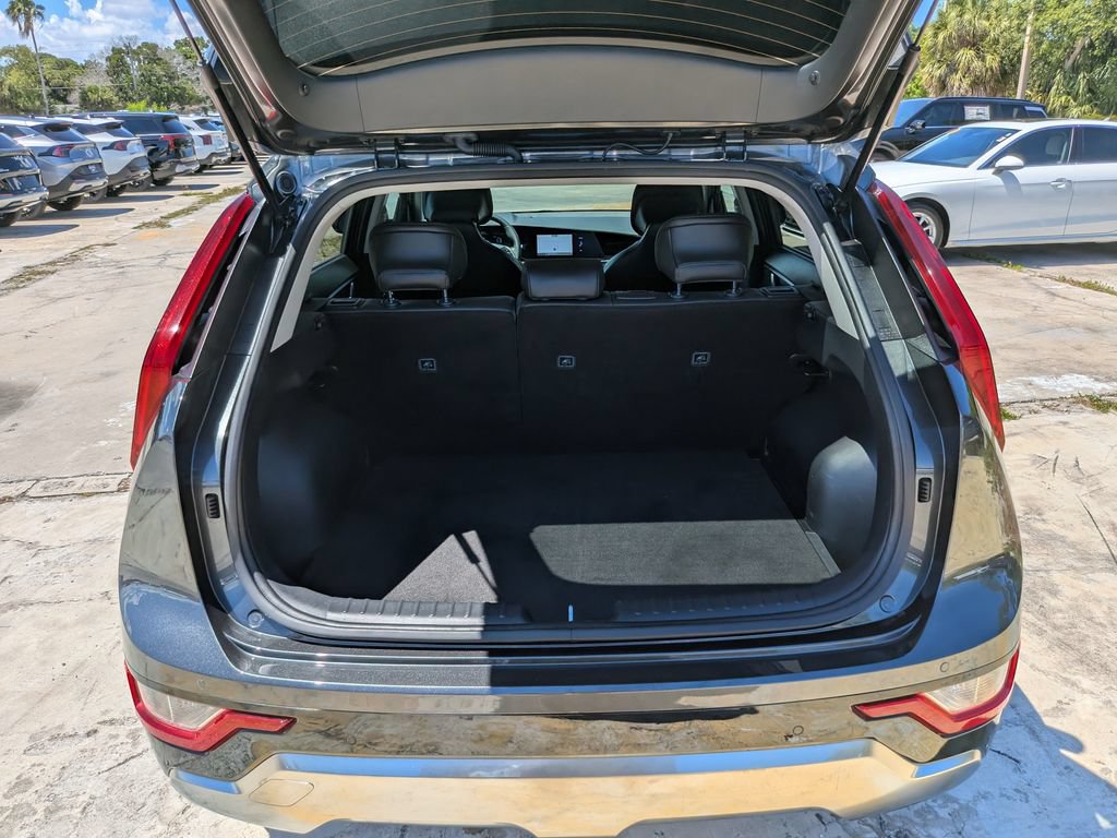 Certified 2025 Kia Niro EX Touring FWD image 12