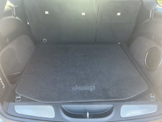 Used 2018 Jeep Grand Cherokee Summit RWD image 23