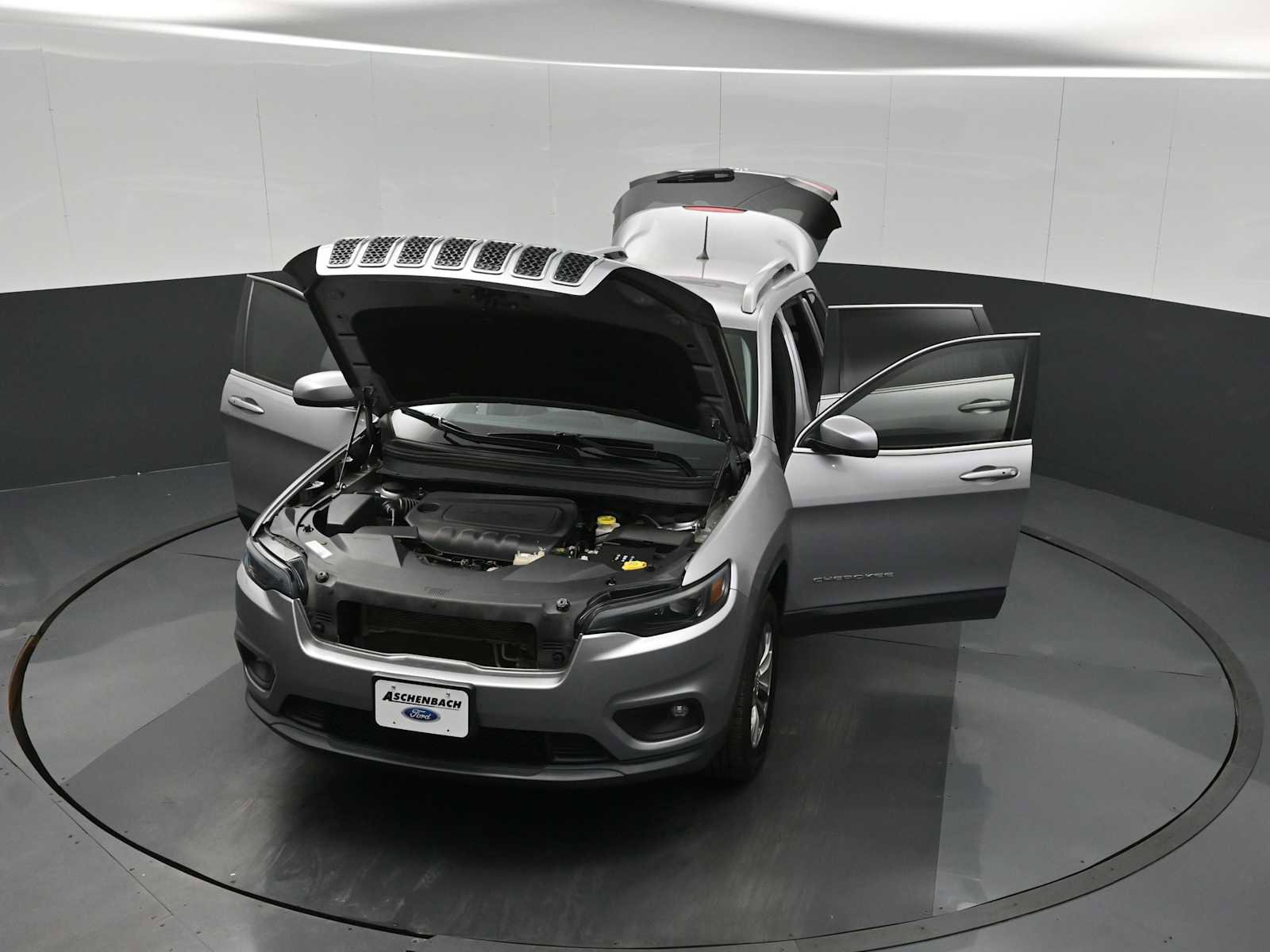 Used 2019 Jeep Cherokee Latitude Plus w/ Comfort/Convenience Group image 36