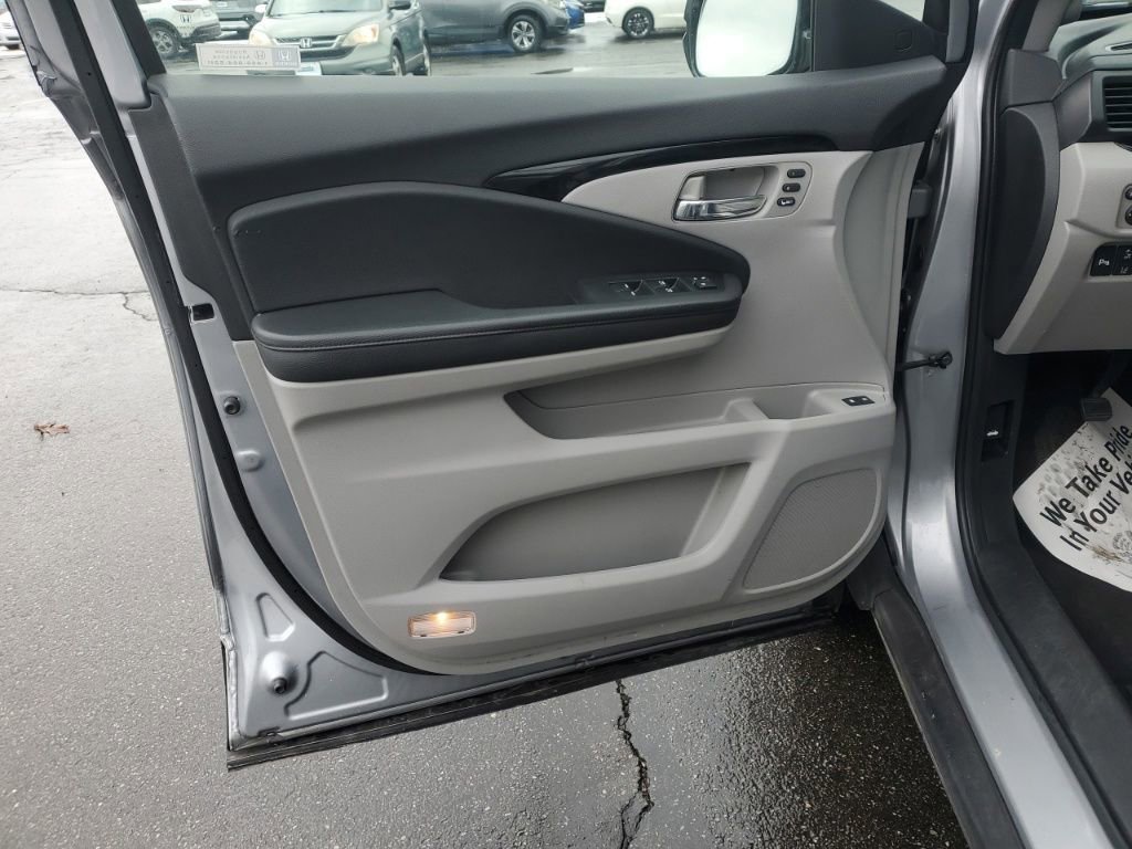 Used 2022 Honda Pilot Elite image 11