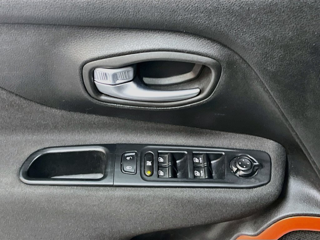 Used 2018 Jeep Renegade Sport w/ Power & Air Group AWD/4WD image 17