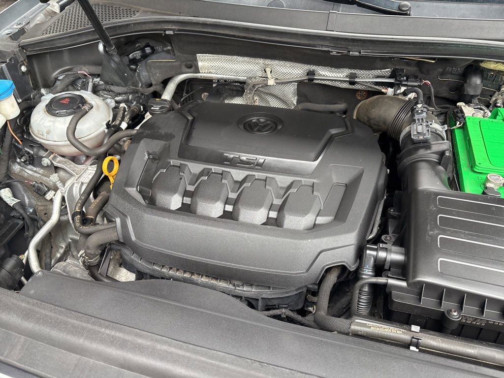 Used 2018 Volkswagen Tiguan SE w/ Panoramic Sunroof Package image 31