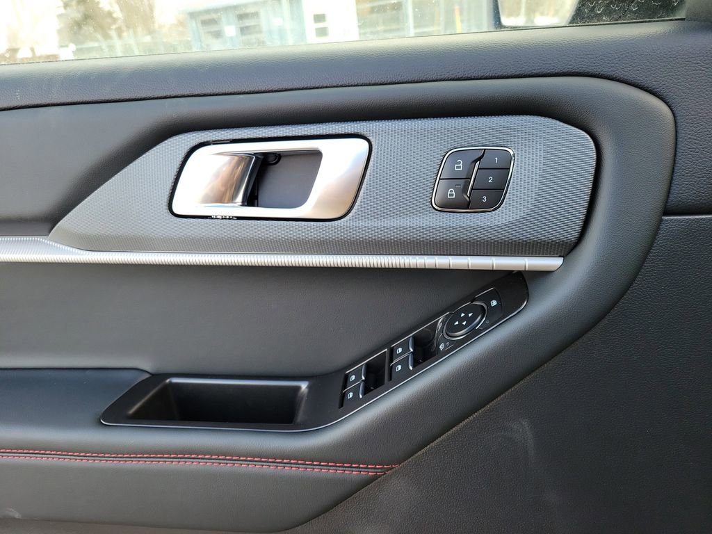New 2026 Ford Explorer ST-Line w/ ST-Line Street Pack image 18