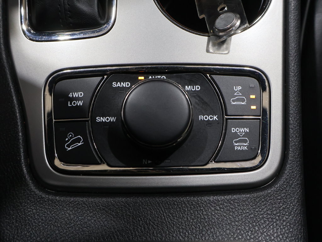 Used 2021 Jeep Grand Cherokee High Altitude AWD/4WD image 39