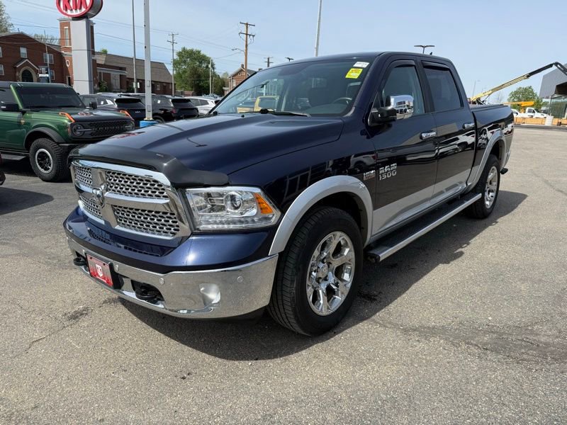 Used 2017 RAM 1500 Laramie w/ Convenience Group AWD/4WD image 3