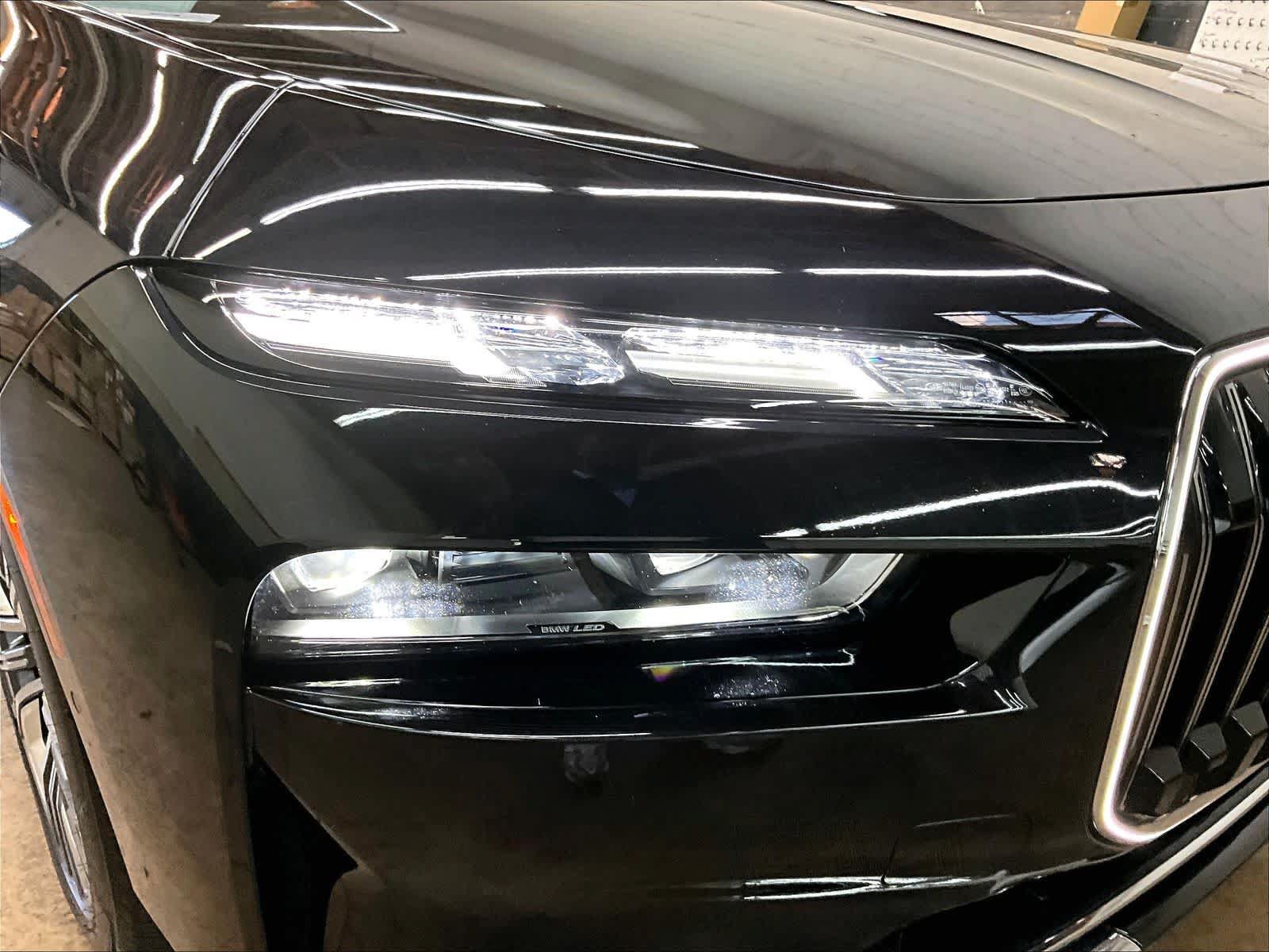 Used 2024 BMW i7 xDrive60 w/ Executive Package AWD/4WD image 31